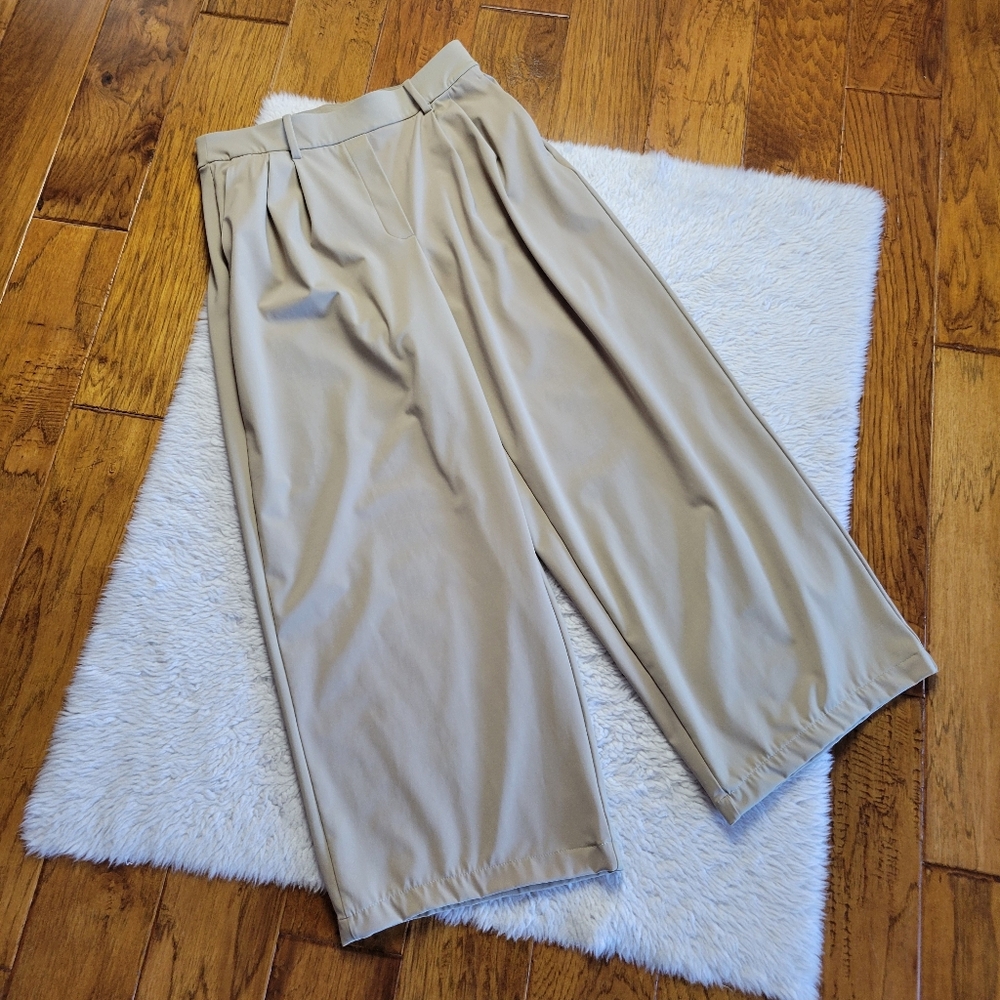 lululemon athletica Wide Leg Pants in Beige Short